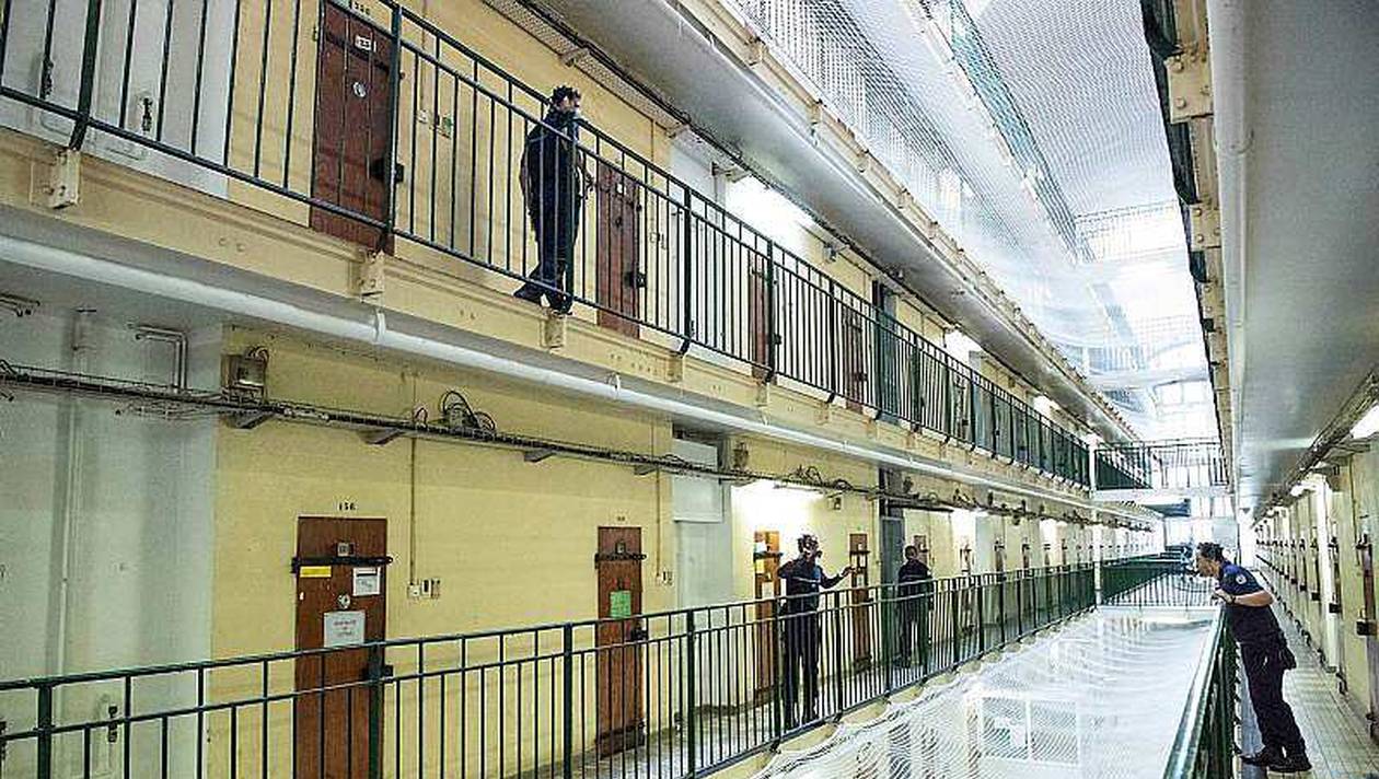 Prison de Fresnes : Un détenu agresse un surveillant à l’arme blanche